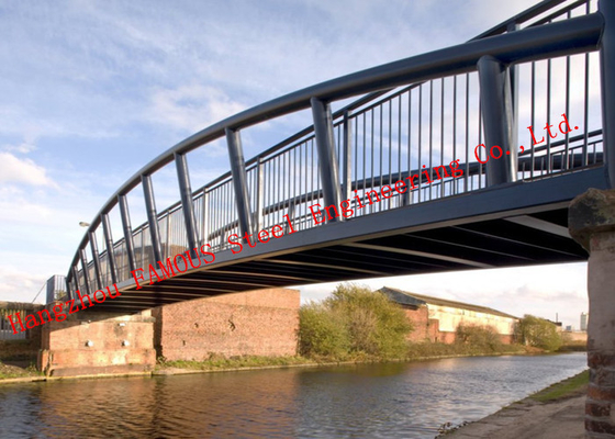Il ponte pedonale dell'alta capriata d'acciaio di resistenza al vento ha galvanizzato il trattamento di superficie fornitore